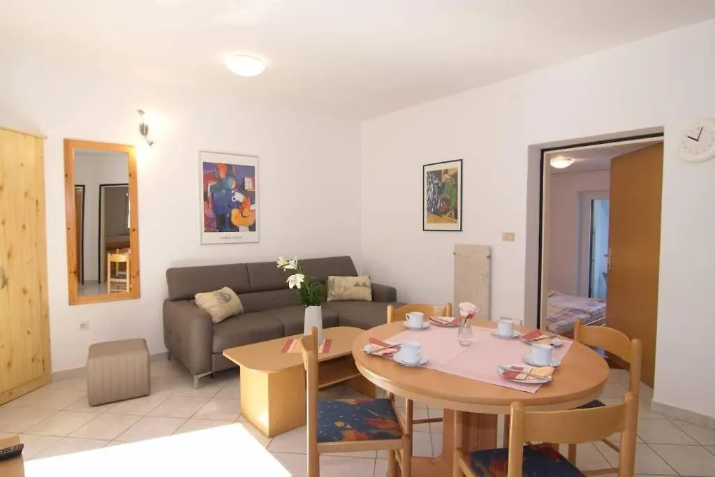 St Lucia Apartamento Poreč Croácia